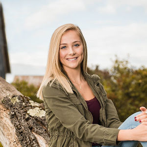 Meet your Posher, Cortney